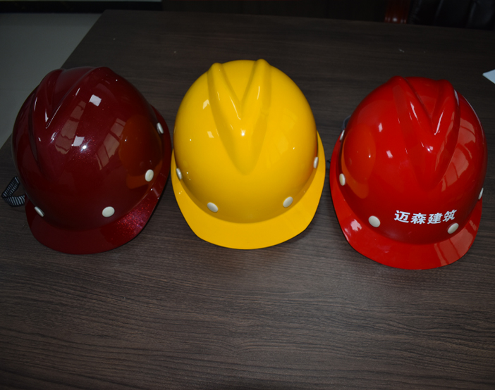 安全帽廠家小編為您講解特種勞動防護(hù)用品安全標(biāo)志標(biāo)識。